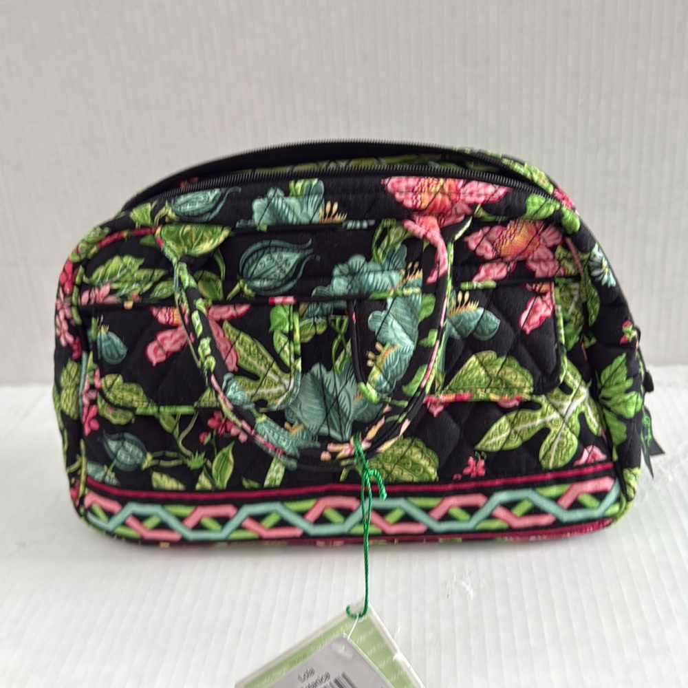 Vera Bradley 
NWT
Lola Handbag 
Retired Botanical